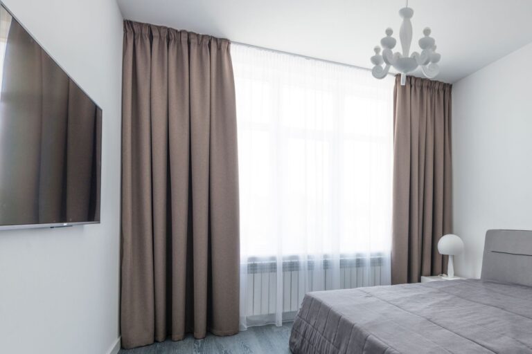 Curtain Cleaner near me Home Counties